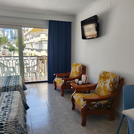 Apartamentos Leonor Carihuela Torremolinos Dış mekan fotoğraf