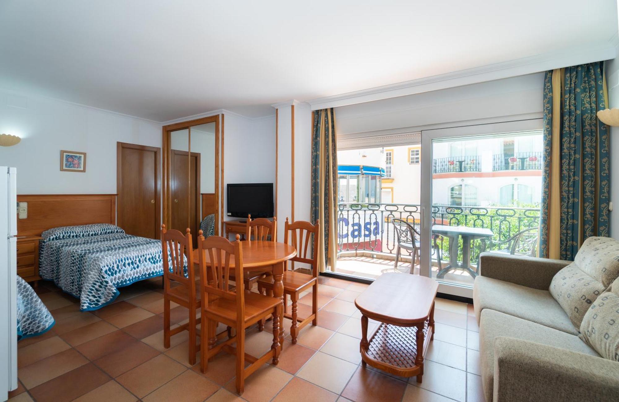 Apartamentos Leonor Carihuela Torremolinos Dış mekan fotoğraf