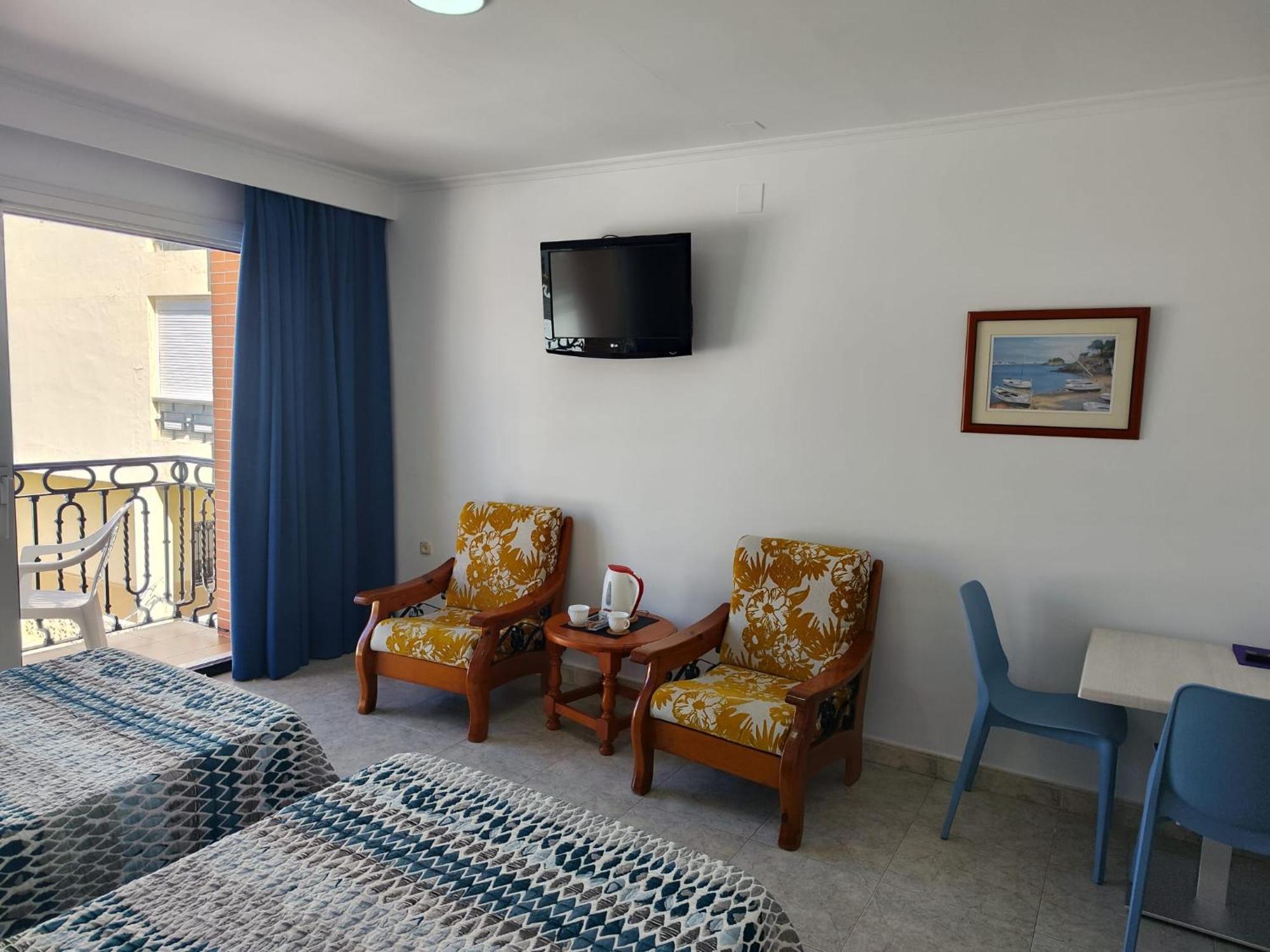 Apartamentos Leonor Carihuela Torremolinos Dış mekan fotoğraf