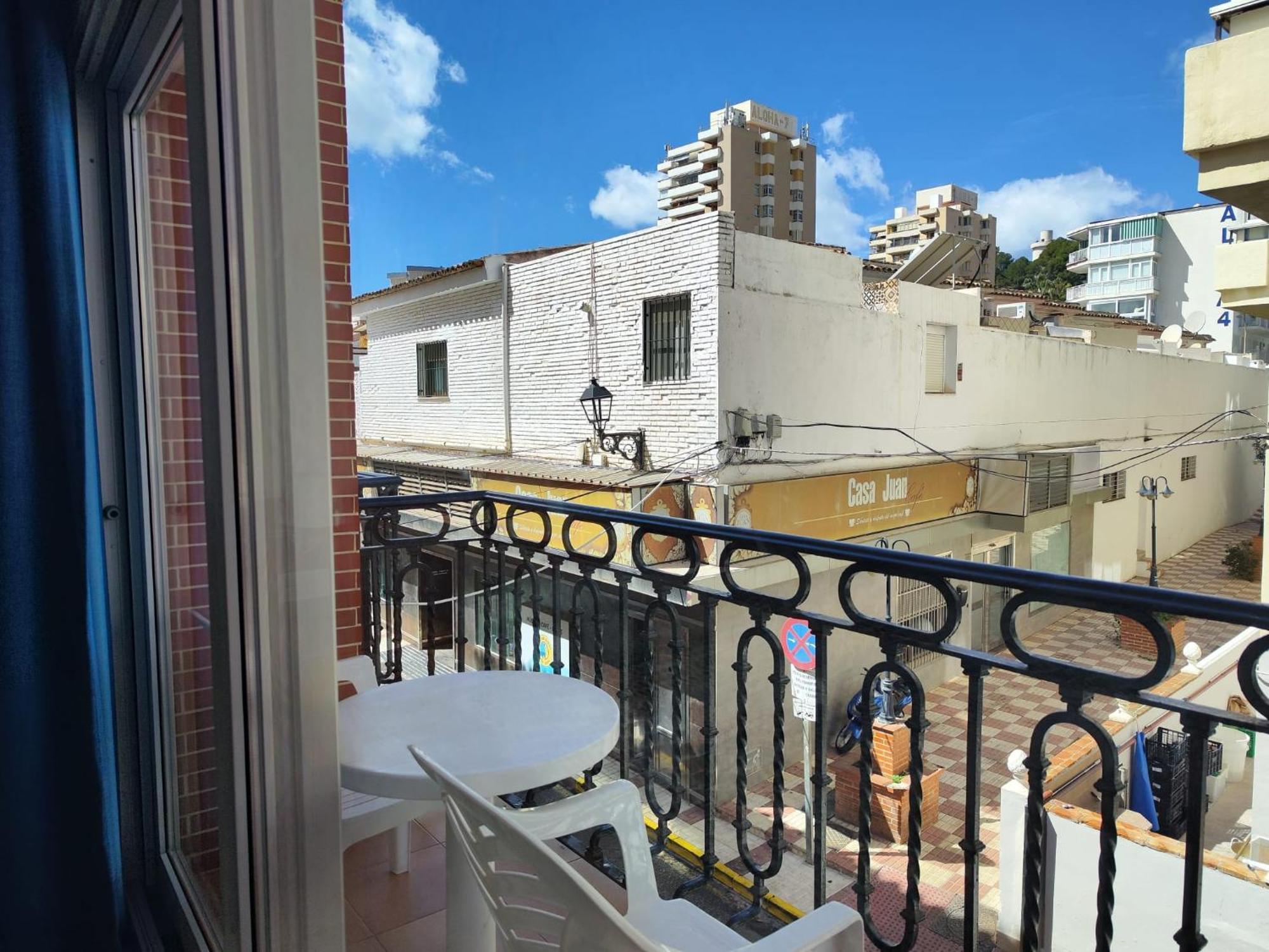 Apartamentos Leonor Carihuela Torremolinos Dış mekan fotoğraf