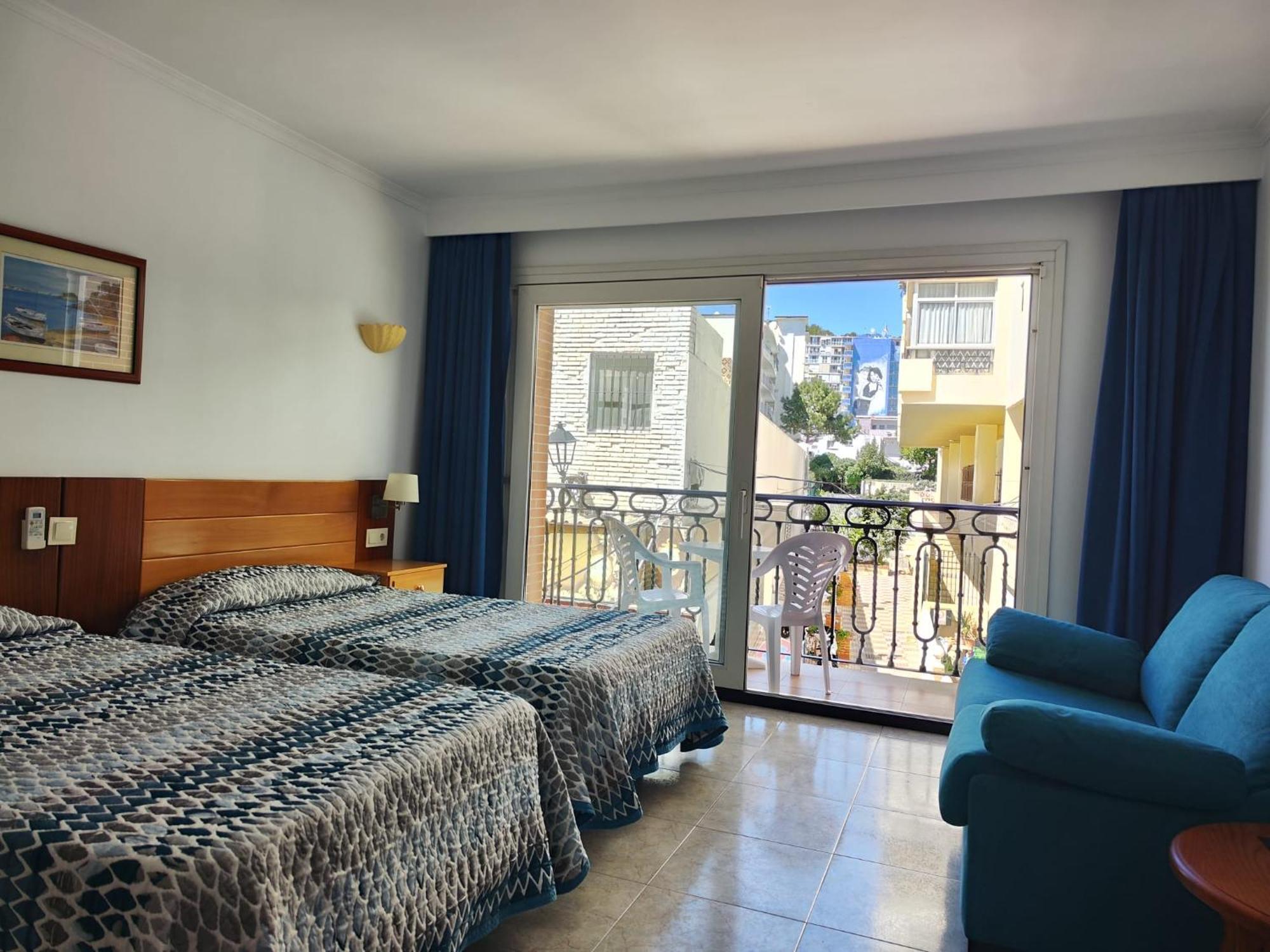 Apartamentos Leonor Carihuela Torremolinos Dış mekan fotoğraf