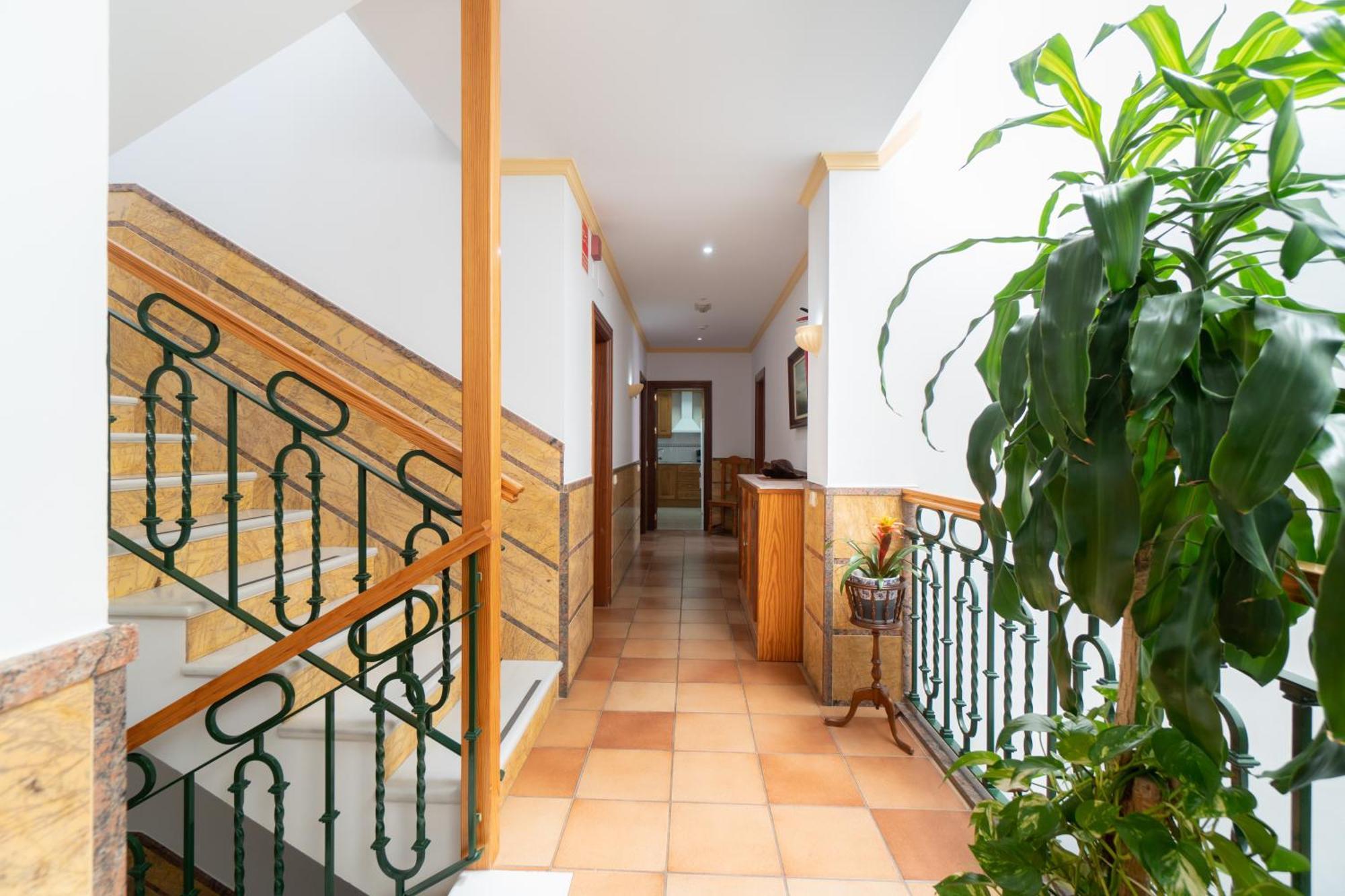 Apartamentos Leonor Carihuela Torremolinos Dış mekan fotoğraf