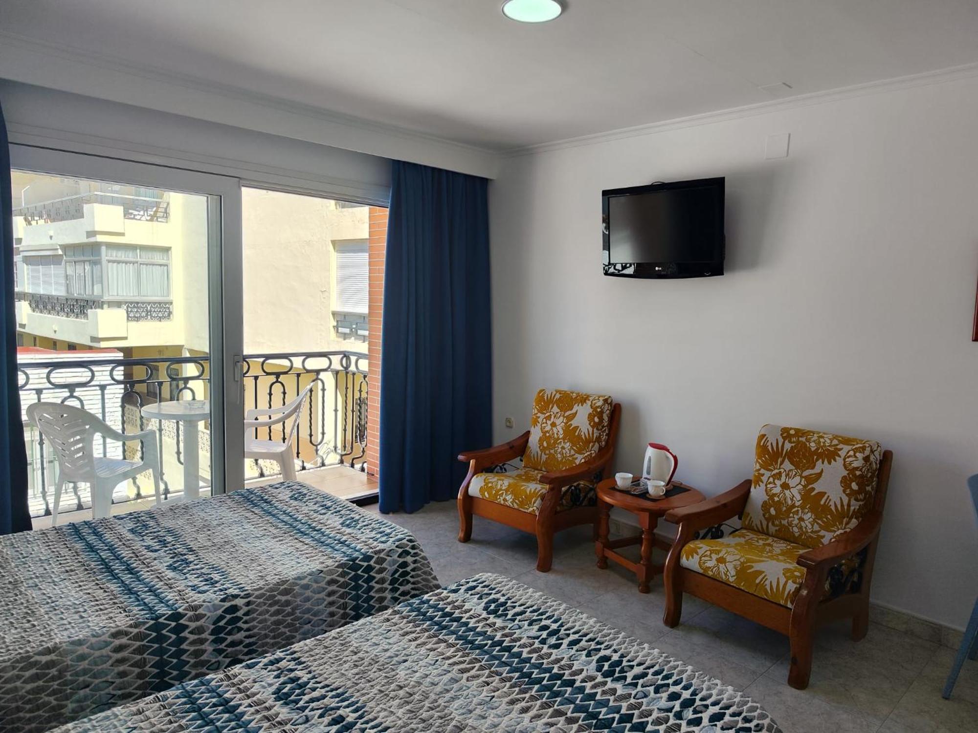 Apartamentos Leonor Carihuela Torremolinos Dış mekan fotoğraf