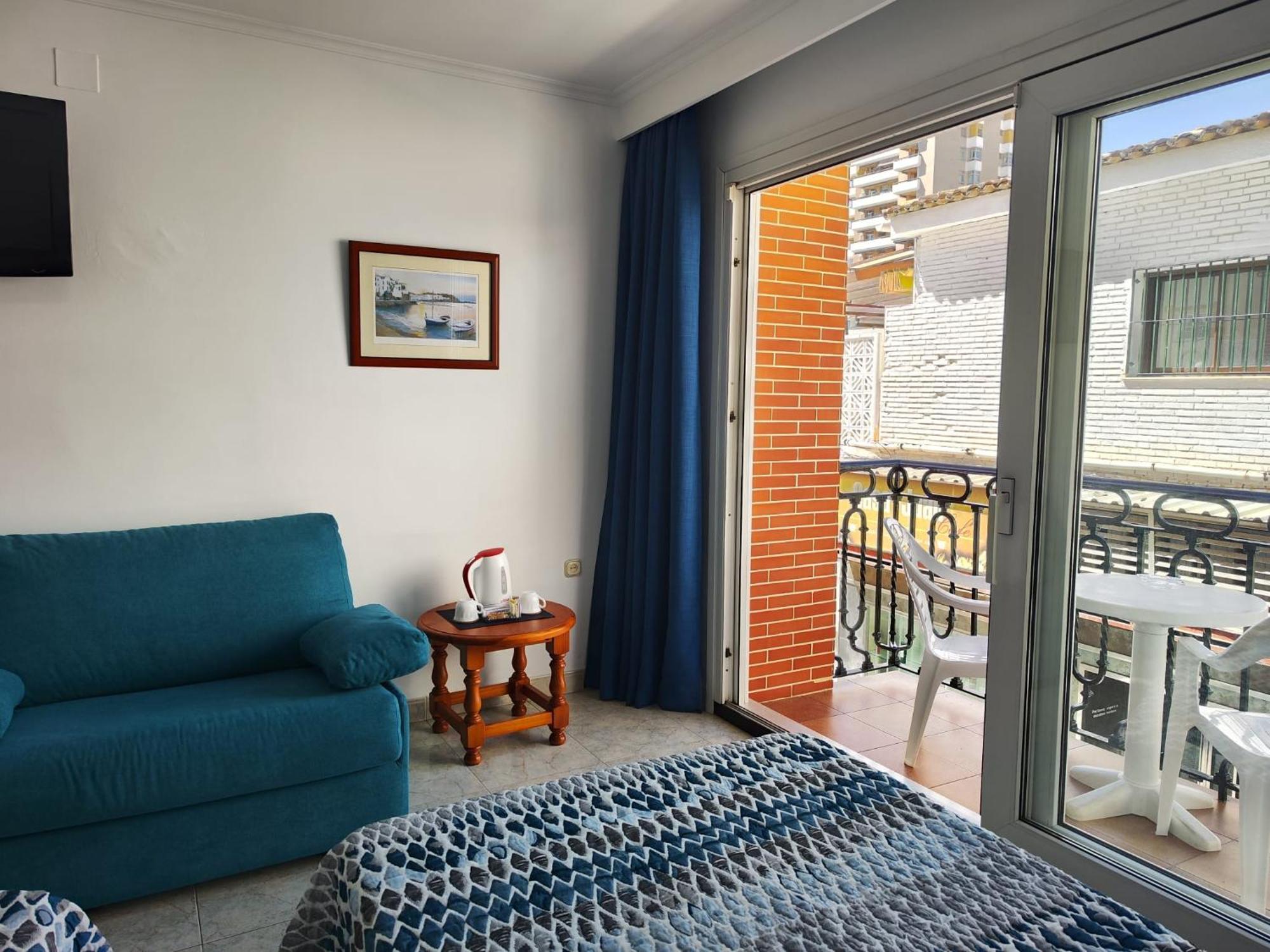 Apartamentos Leonor Carihuela Torremolinos Dış mekan fotoğraf
