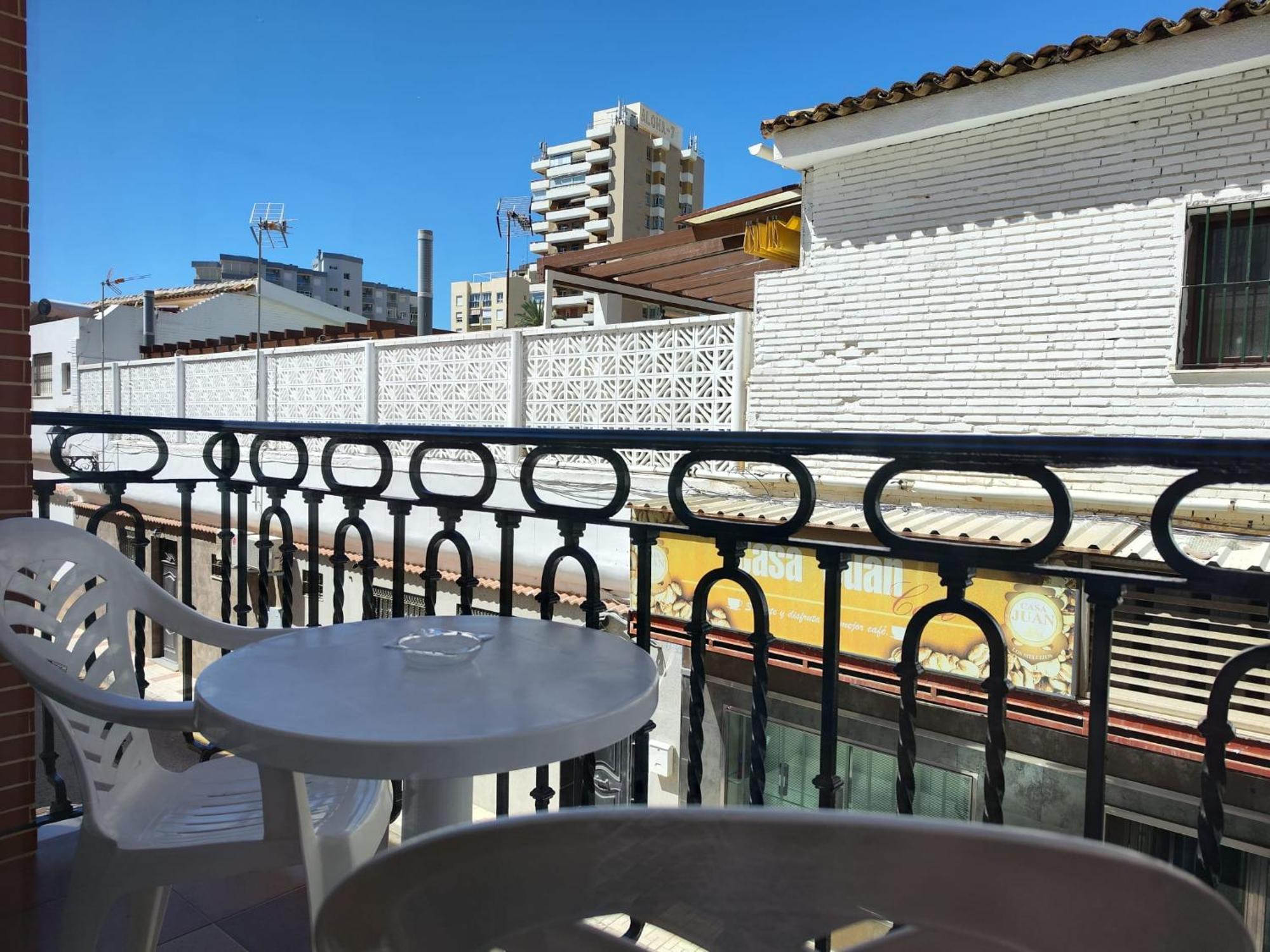 Apartamentos Leonor Carihuela Torremolinos Dış mekan fotoğraf