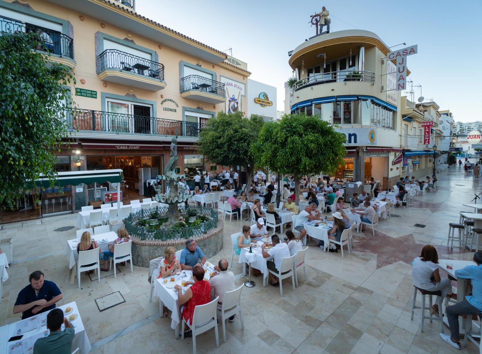 Apartamentos Leonor Carihuela Torremolinos Dış mekan fotoğraf